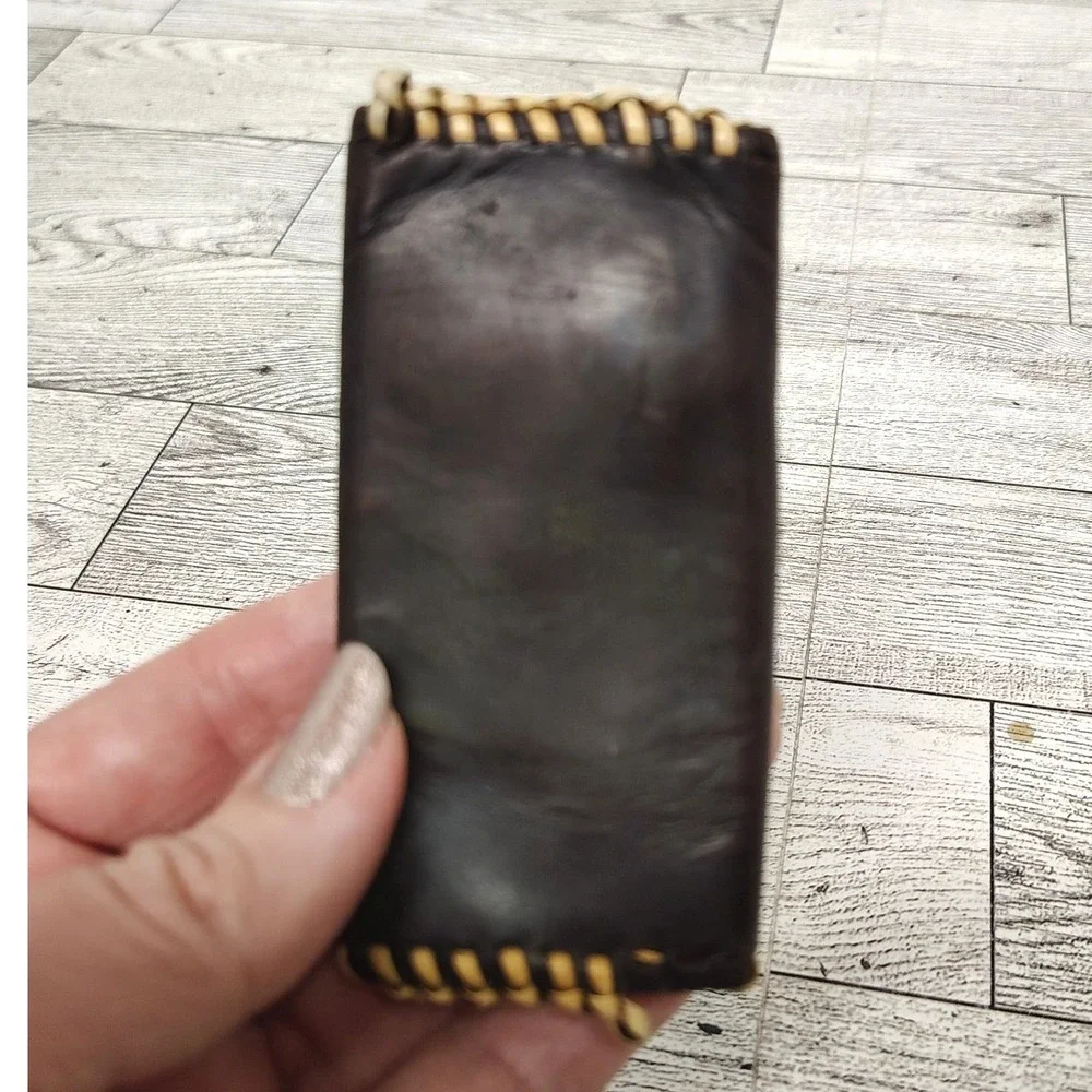 Vintage Leather Key Holder Wallet – Snap Closure & Spring Hooks Organizer